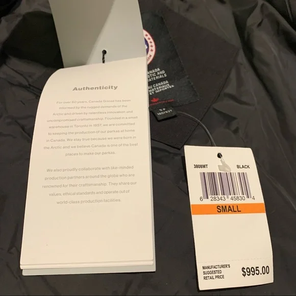 Canada Goose Wyndham Parka Notched Brim - Picture 5 of 13